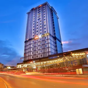 Tryp By Wyndham Basin Ekspres Hotel