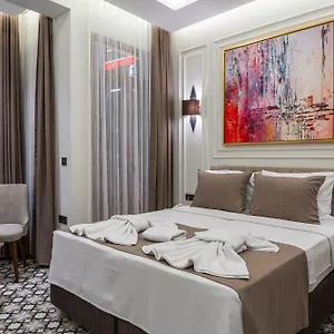 Pera Luna Premium Hotel