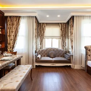 Rose Hotel